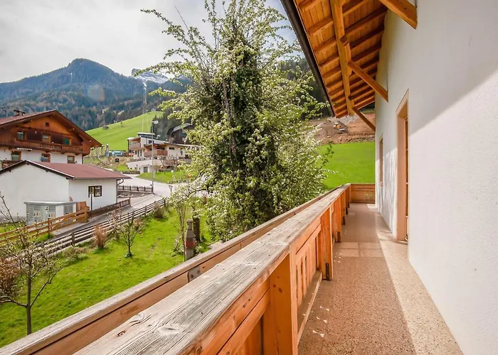 Attractive Apartment in Hainzenberg with Ski Storage