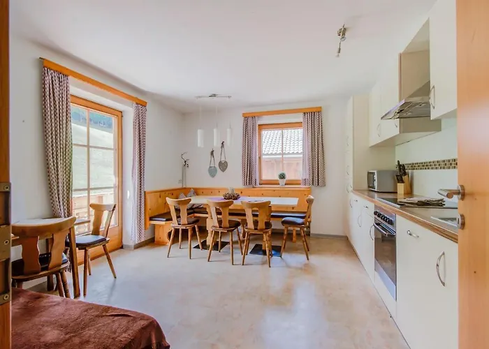 Attractive Apartment in Hainzenberg with Ski Storage