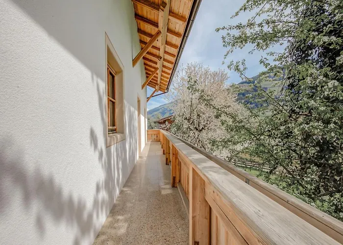 Attractive Apartment in Hainzenberg with Ski Storage
