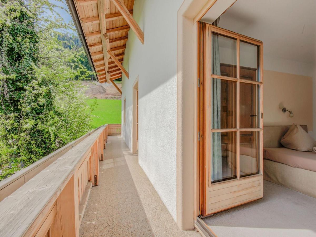 Attractive In With Storage *